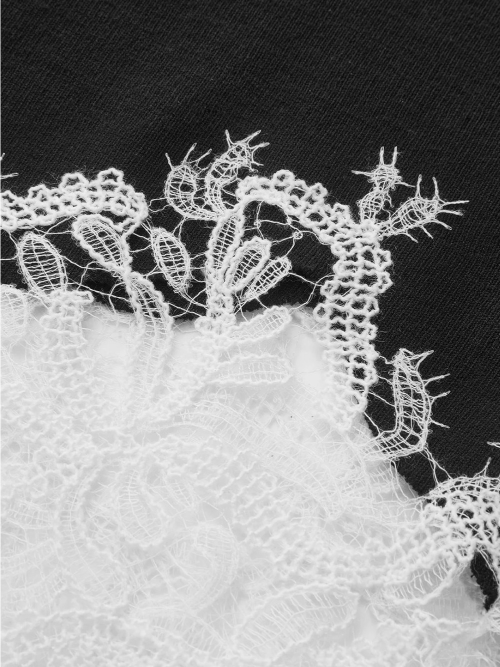 Commense Keyhole Neck Lace Hem Tank Top Size Large NWT - Picture 5 of 8